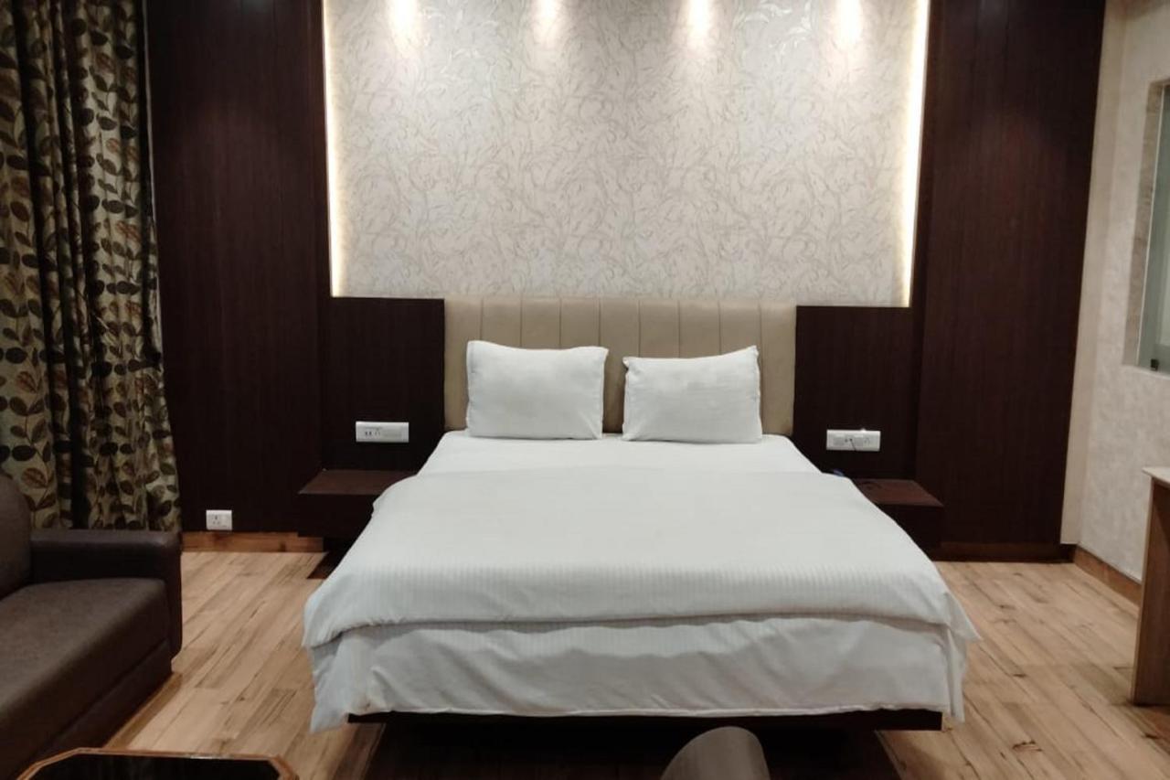 Hotel Park Regency Gorakhpur Eksteriør bilde